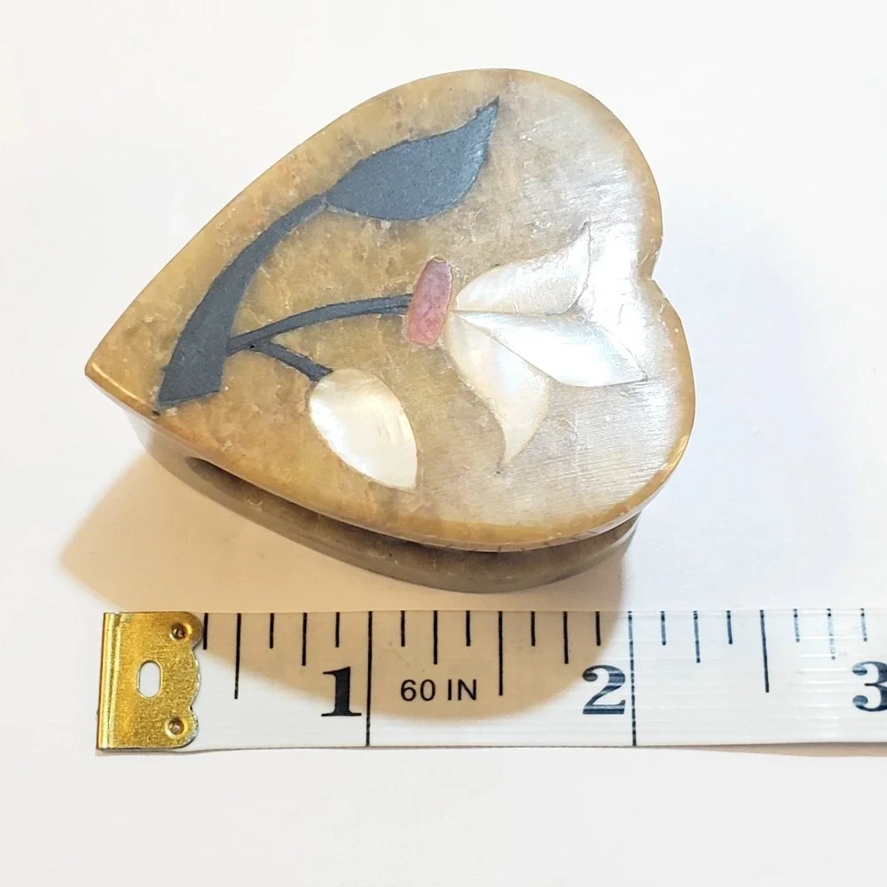 N/A vtg carved